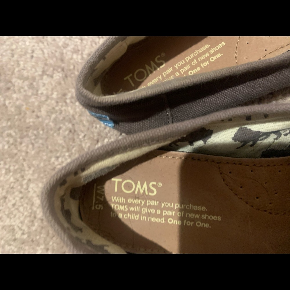 Toms size 7.5 - Picture 2 of 3